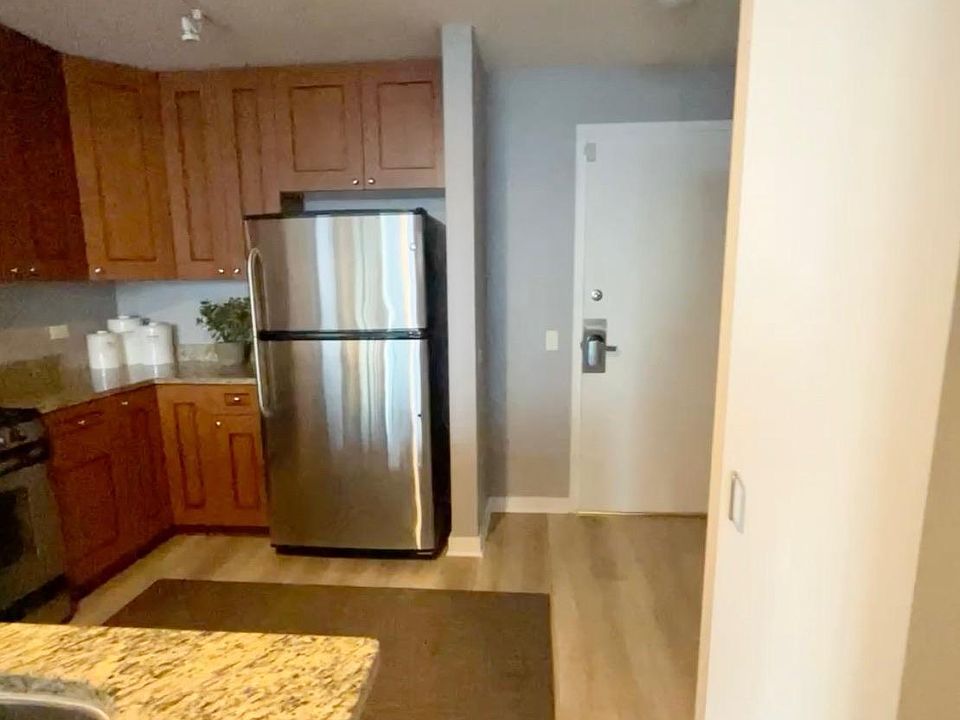1st image of 553 S Clark St #809