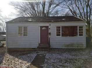 307 E Cherry St, Mc Leansboro, IL 62859