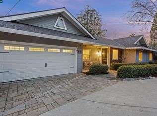 10 Valley Dr, Orinda, CA 94563