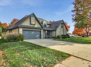 11131 Ash St, Leawood, KS 66211
