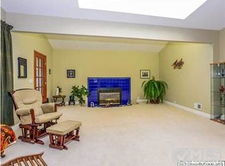 17 W Jack St, Hazlet, NJ 07730