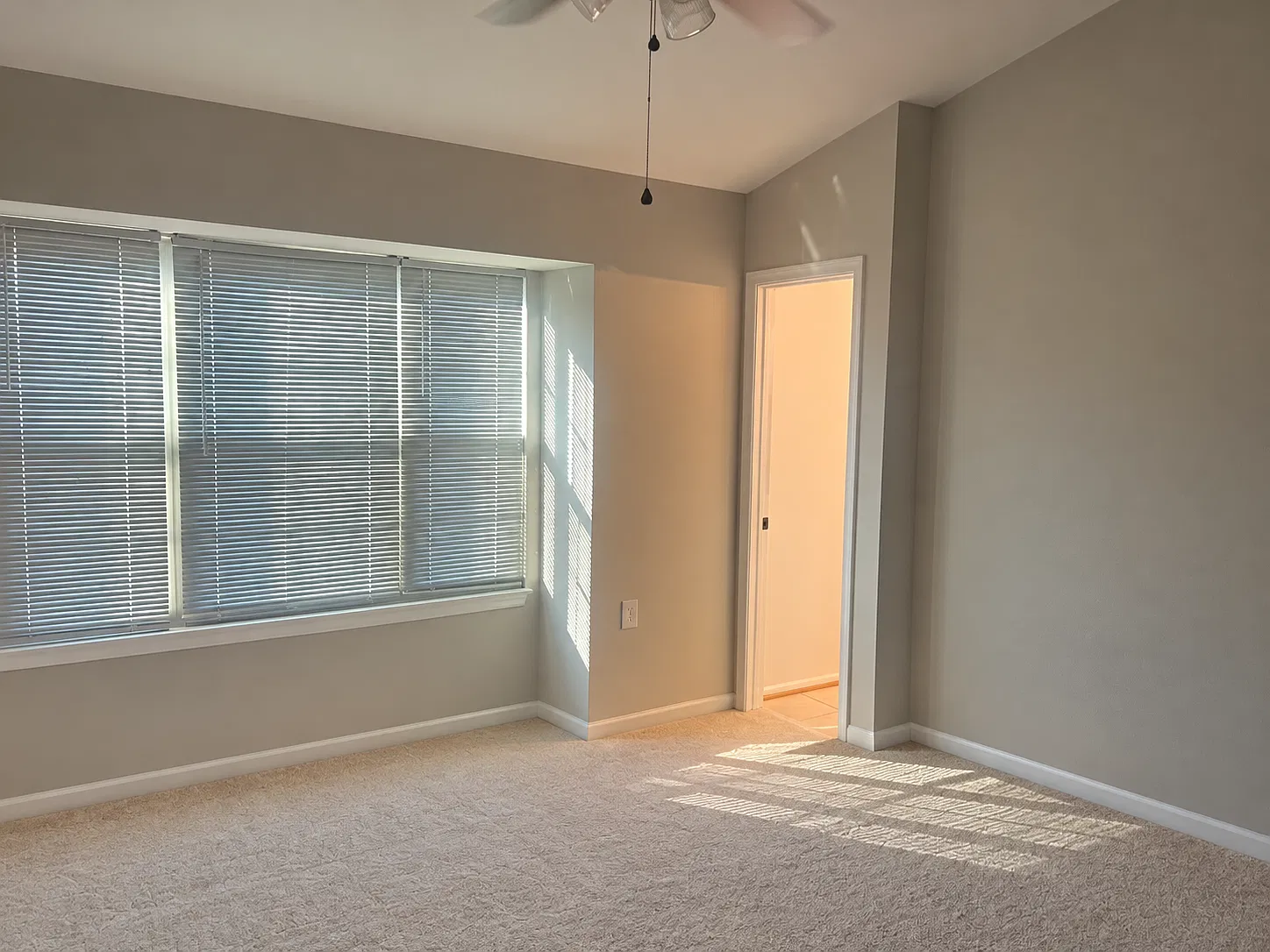 3 bed, 1858 sqft, $1,200 — Photo 2