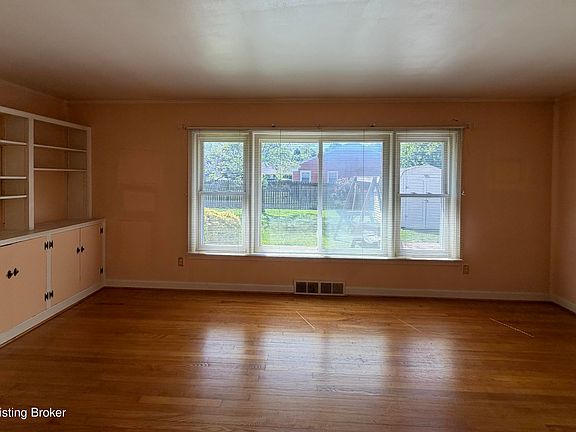 5th image of 418 N 2nd St