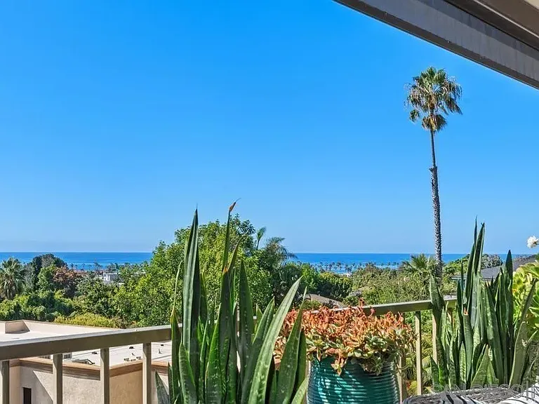 2500 Torrey Pines Rd #402 — Photo 9