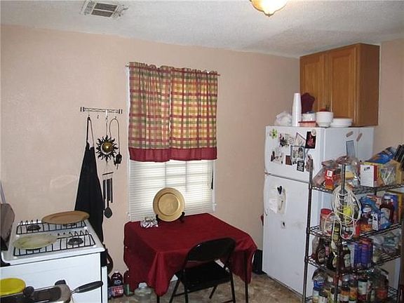 3rd image of 5511 Wildair Dr