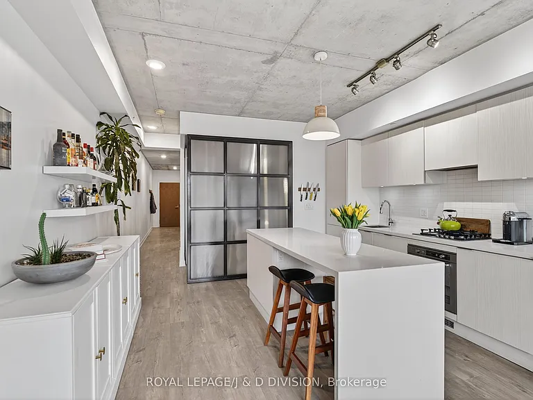 109 Ossington Ave #322 — Photo 2