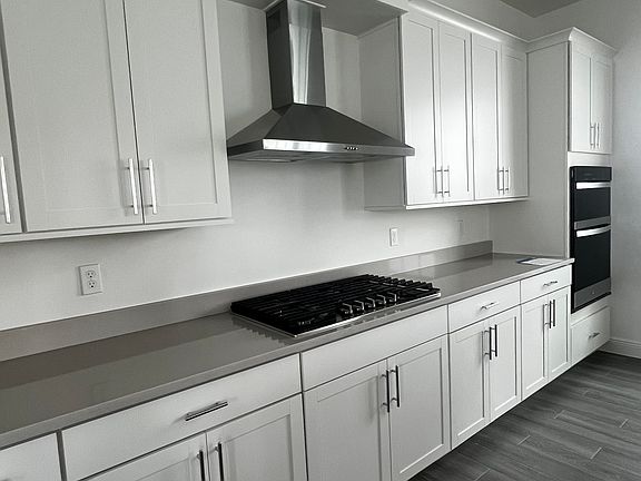 2nd image of 870 SW Newfield Ave #217