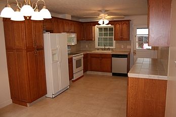 2nd image of 631 Clayton Dr