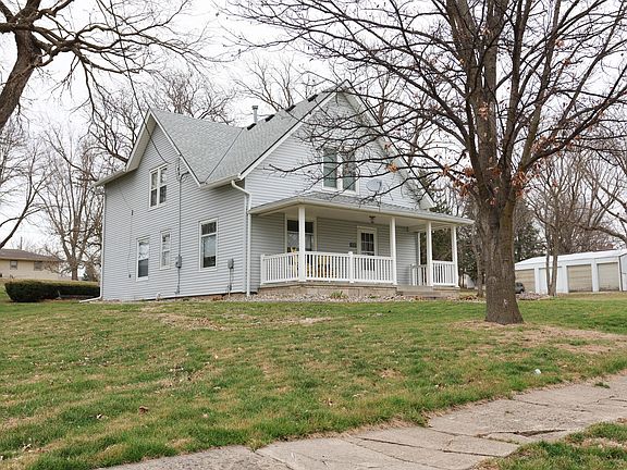 2nd image of 836 Palmer St