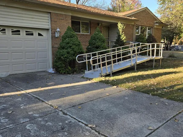 26845 Greenleigh Ct, Southfield, MI 48076