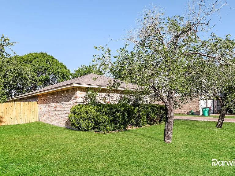 4902 Ripple Creek Dr — Photo 14