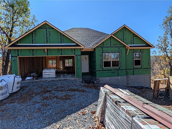 2nd image of 79 Kent Dr