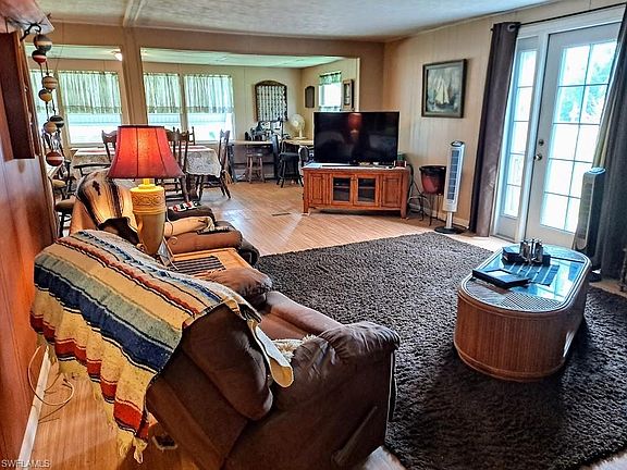 2nd image of 1021 Blue Heron Ln