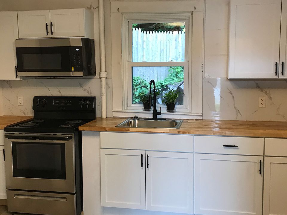 1st image of 20 Chiswick Ave #1