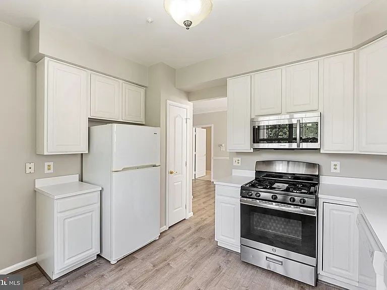 20903 Cedarpost Sq #201 — Photo 8