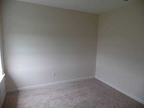 4th image of 211 Charleston Dr