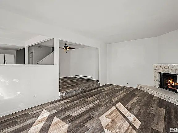 4th image of 1685 Alamo Dr