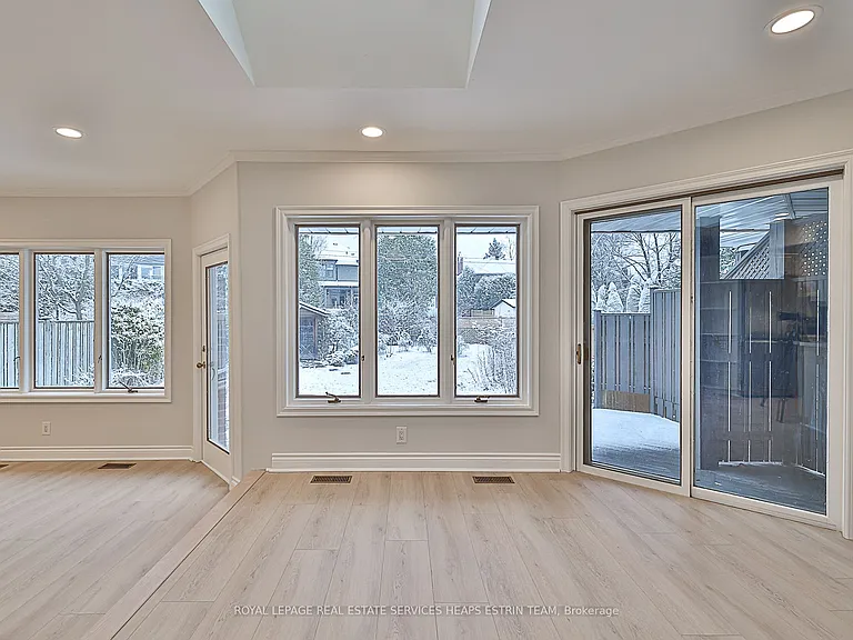 27 Southlea Ave — Photo 13