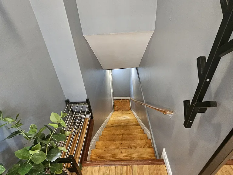 1141 Washington St #2 — Photo 3