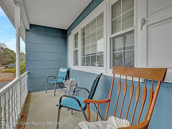 2nd image of 15 Bennington Dr