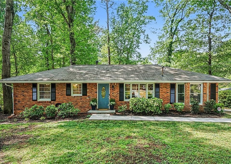 1st image of 840 Vista Way