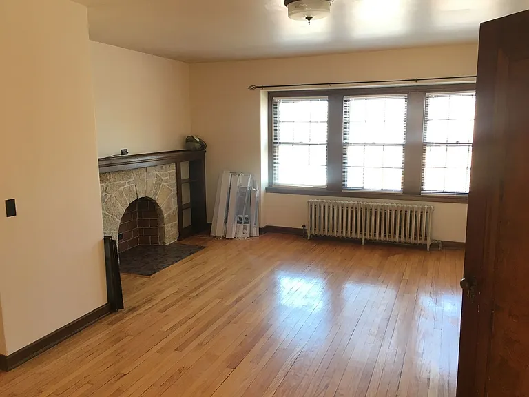 402 Grand Ave — Photo 14