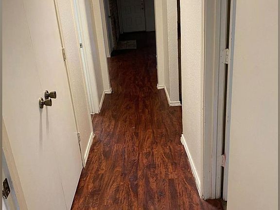 4th image of 3317 S Meadow Dr