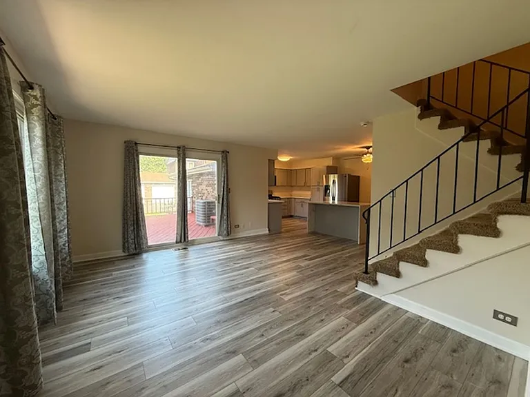 280 Paddock Cir — Photo 3