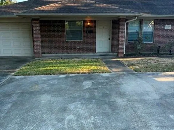 8029 Lawrence St, Hitchcock, TX 77563