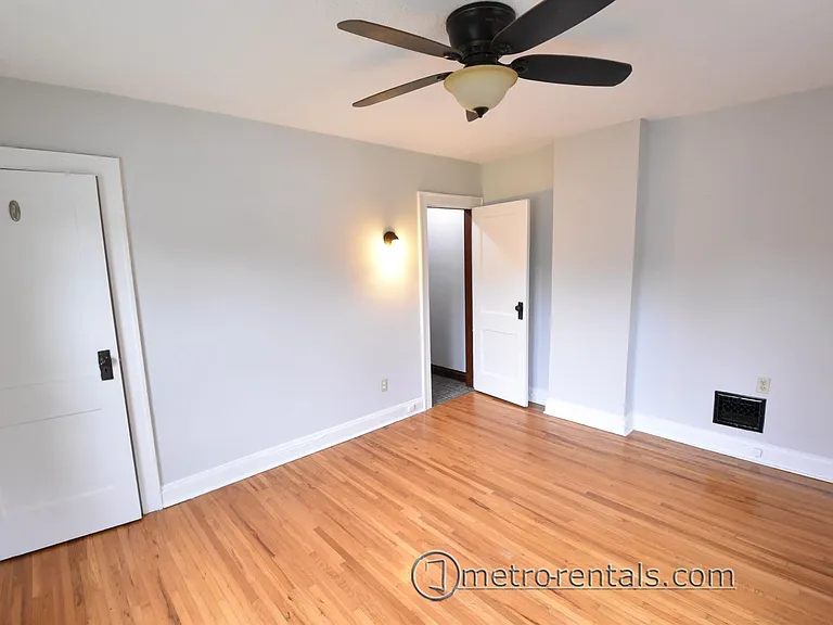 238-240 W Pacemont Rd — Photo 27