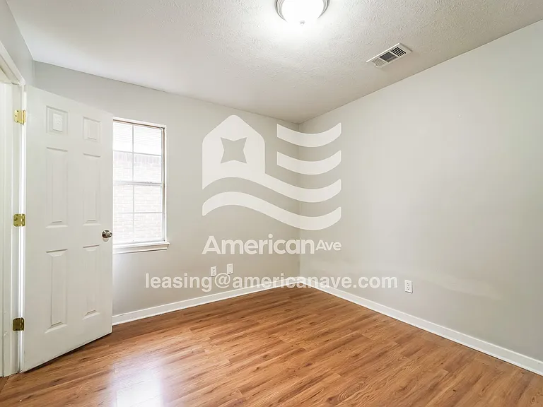 1659509_010_wm_-_bedroom_13481510.jpg