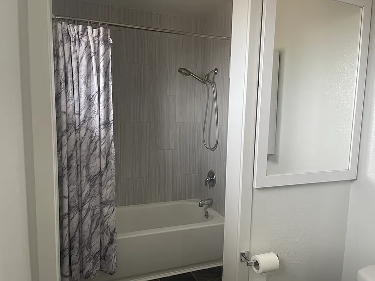 615 Virginia Ct — Photo 19