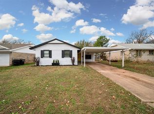 1119 Berwyck Dr, Moore, OK 73160