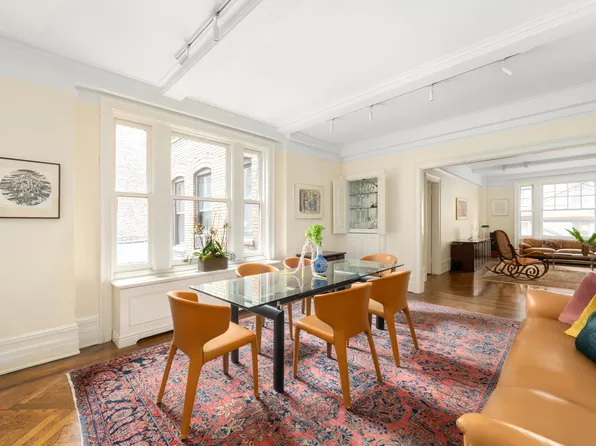103 East 84th Street 5B image 3 of 11