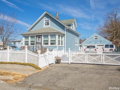 404 S 12th St, Lindenhurst, NY, 11757