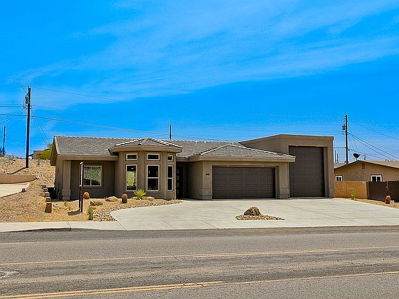 2nd image of 640 Acoma Blvd N