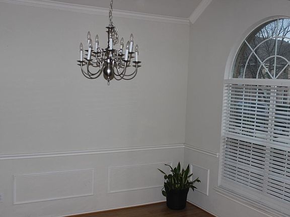 2nd image of 605 Honey Suckle Dr