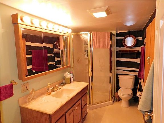 Full bath on the main floor