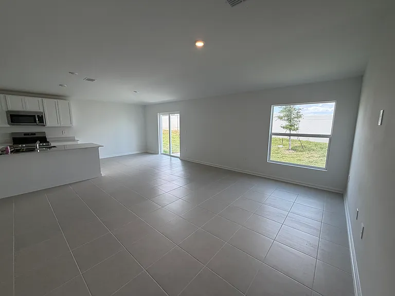357 Artemis St — Photo 19
