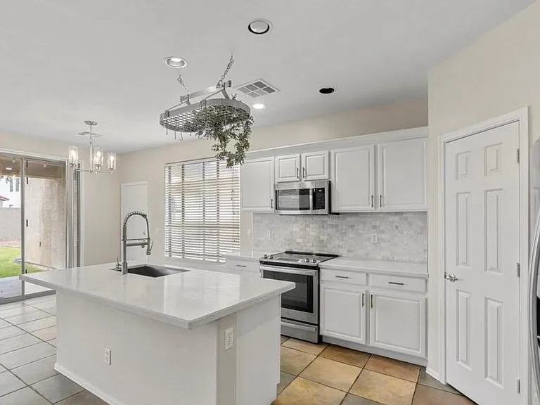 203 W Nolan Way — Photo 8