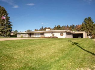 607 Hitchcock St, Stratton, NE 69043