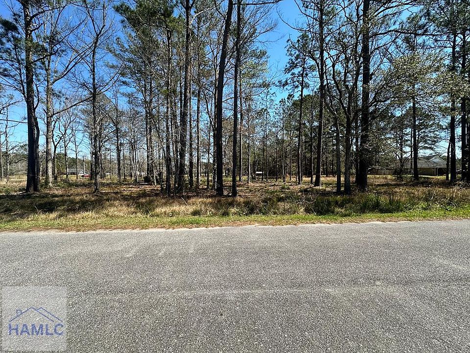 1st image of 102 Trail Rd S