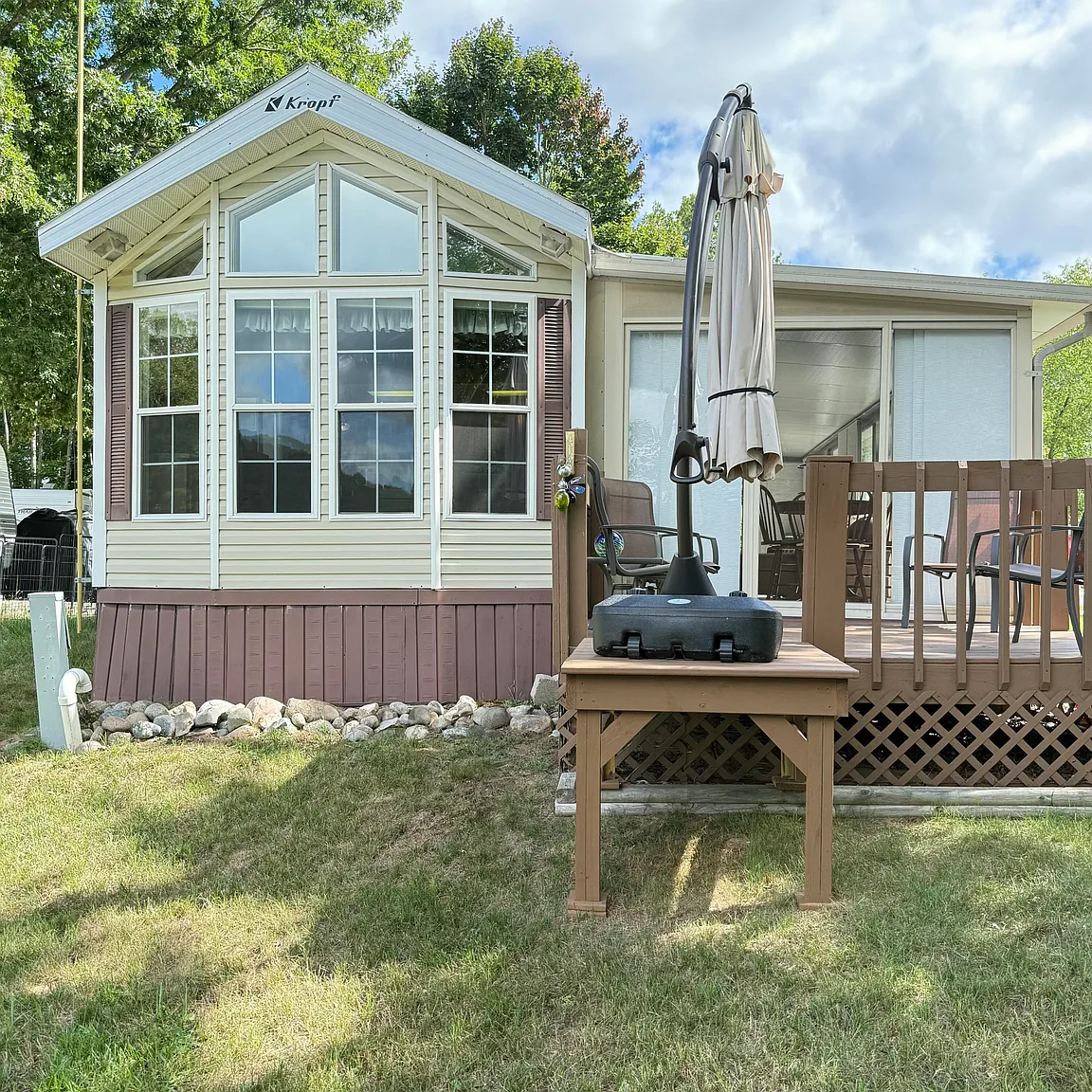 9380 E Circle Dr photo 1