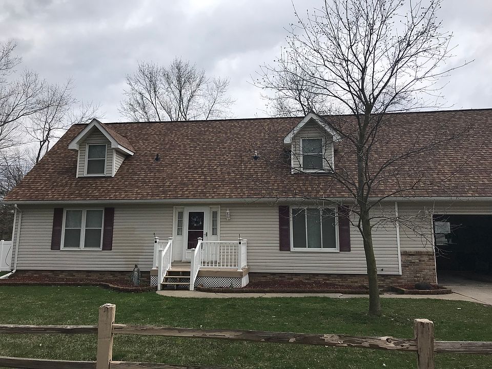 2nd image of 963 Holliday Dr