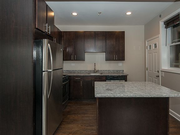 2nd image of 1604 W Berwyn Ave #4