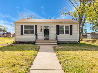 7114 Willow Ln, Hazelwood, MO 63042