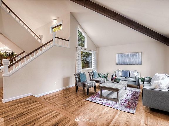 3rd image of 1214 230th Ave NE