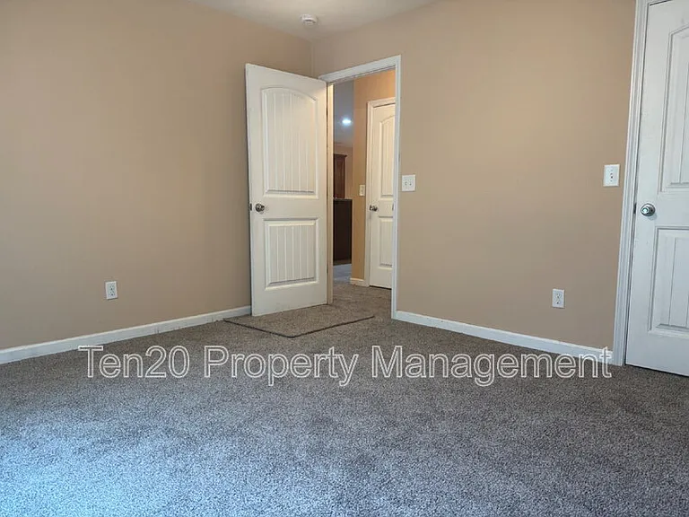 693 Lee Rd #243 — Photo 6