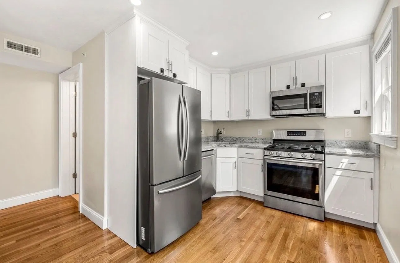 2 bed, $4,200 — Photo 2