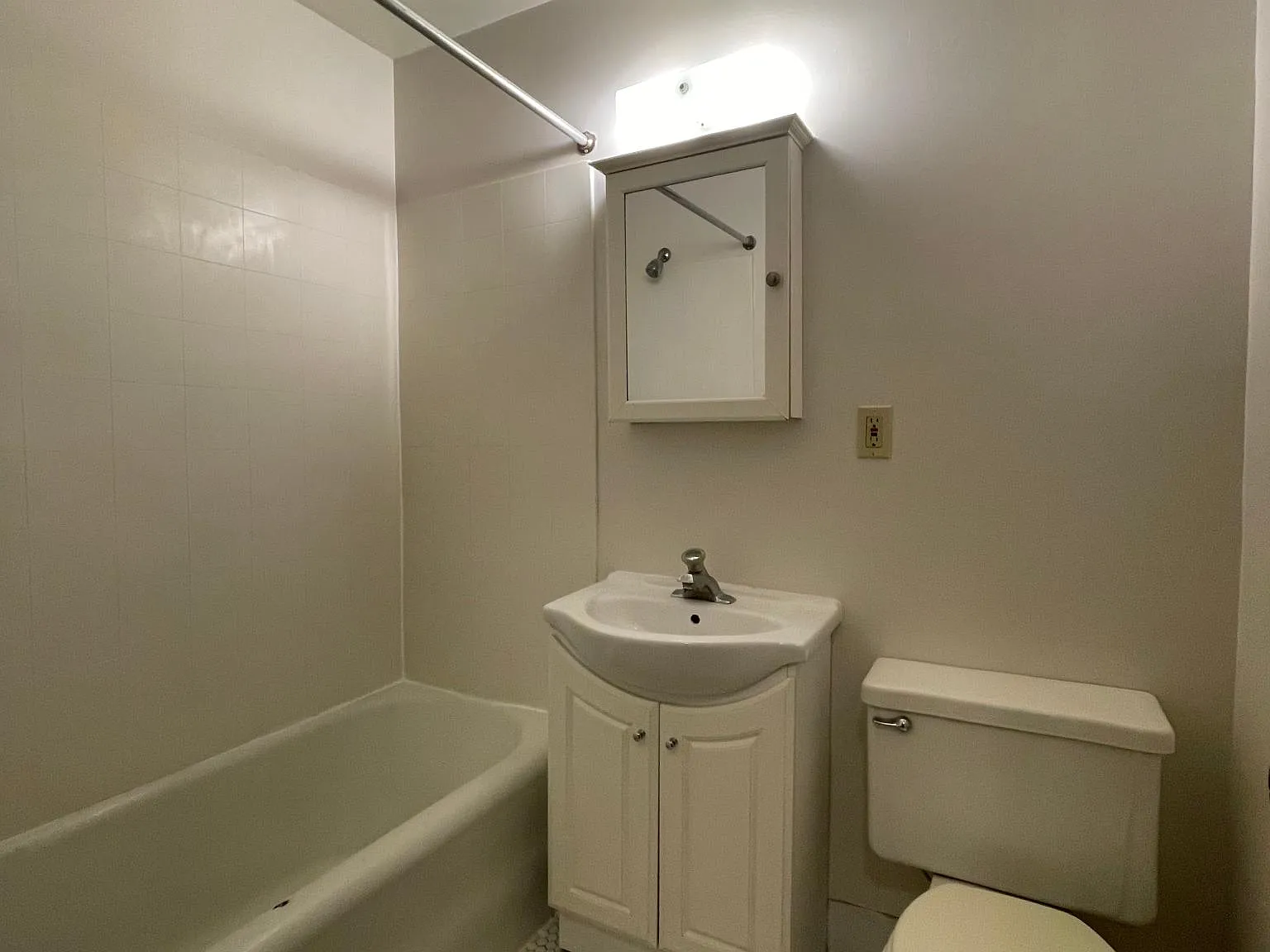 536 North Avenue — Photo 2